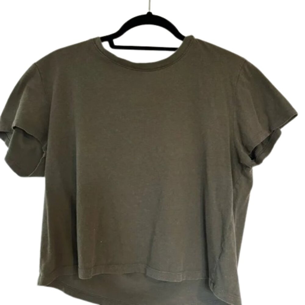 🍃 Green Crop T-Shirt
